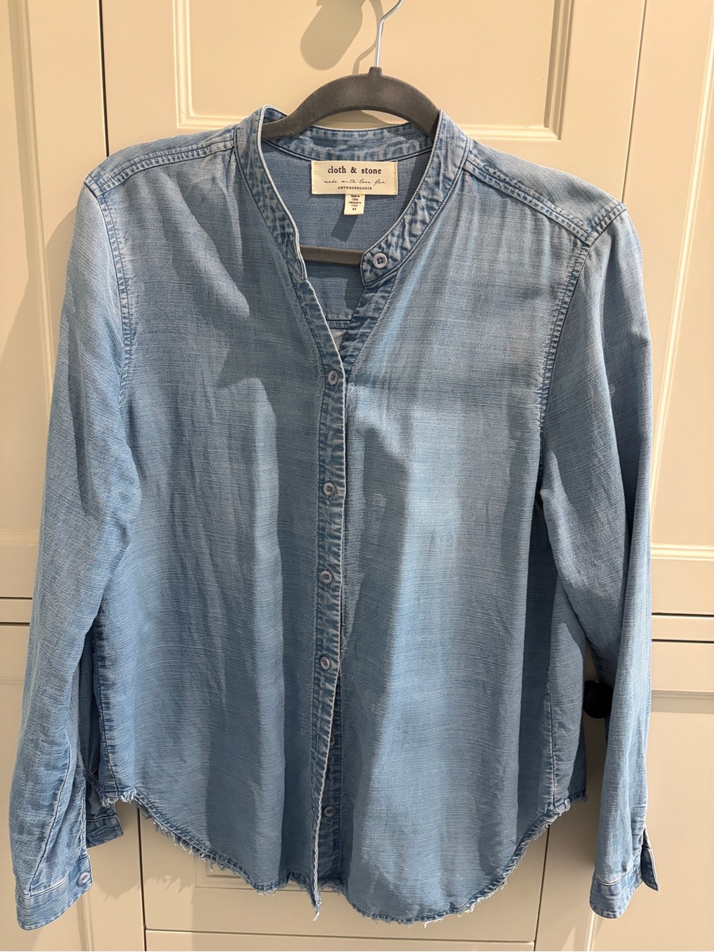 cloth & stone Light Wash Denim Button-Front Shirt sz M